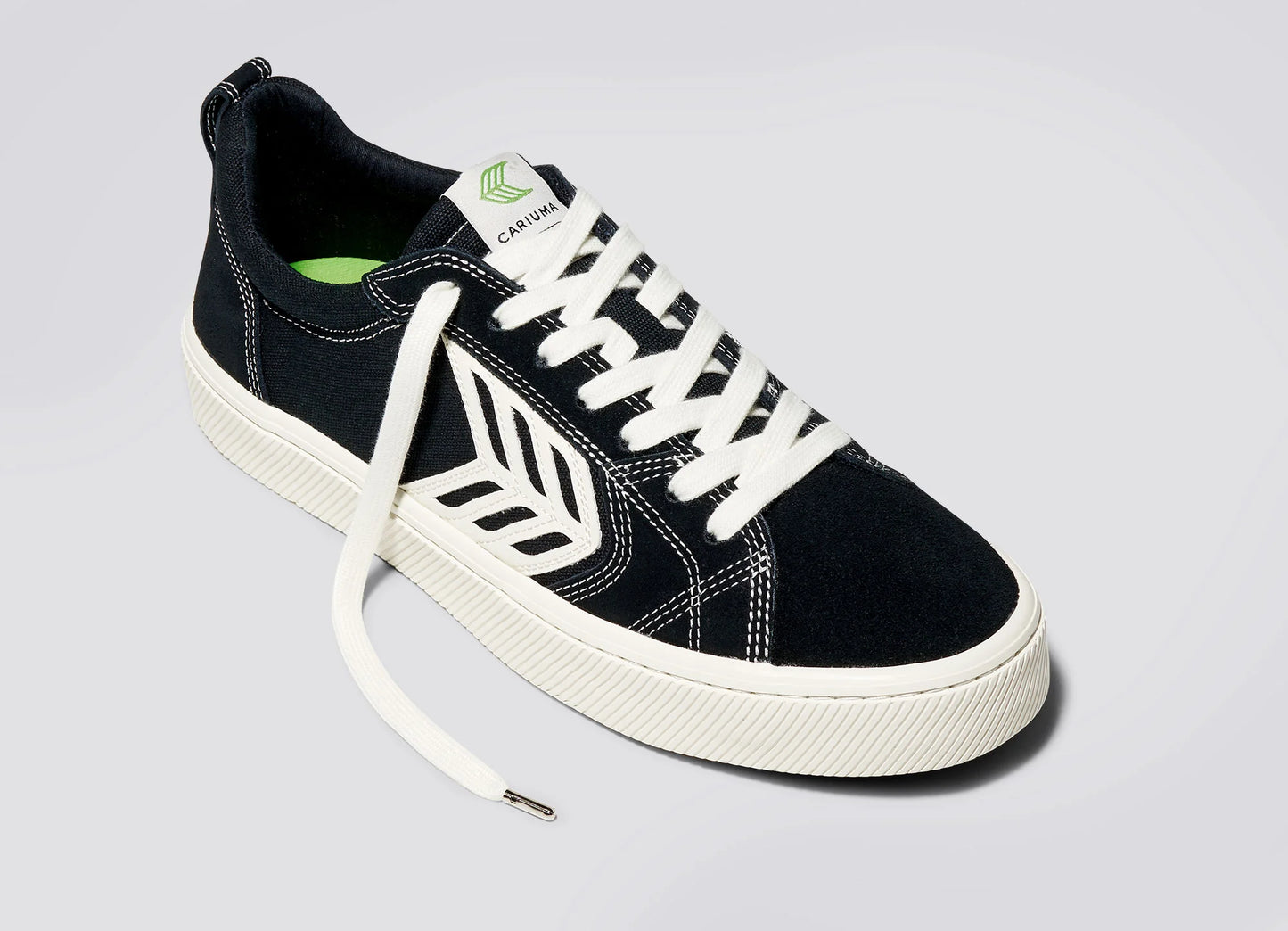 Cariuma Catiba Pro Black Shoes