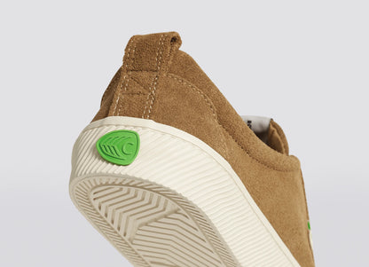 Cariuma Oca Low Camel Suede Sneakers